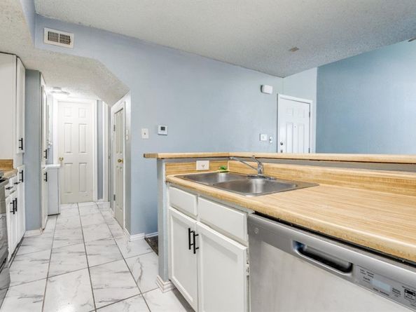 9825  Walnut Street  M 205, Dallas Texas 75243
