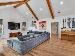 1723 N Edgefield Avenue , Dallas Texas 75208
