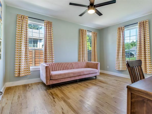 1723 N Edgefield Avenue , Dallas Texas 75208