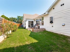1723 N Edgefield Avenue , Dallas Texas 75208
