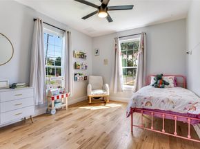 1723 N Edgefield Avenue , Dallas Texas 75208