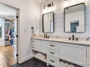 1723 N Edgefield Avenue , Dallas Texas 75208