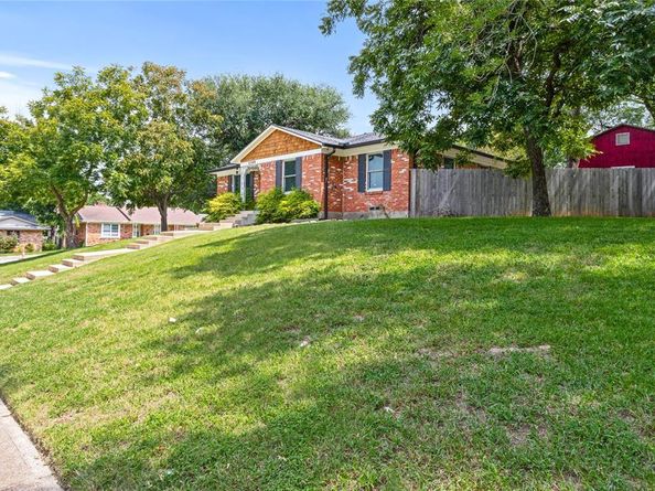 2308  Oldbridge Drive , Dallas Texas 75228