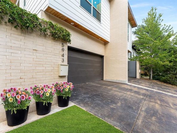 5943  Oram Street , Dallas Texas 75206