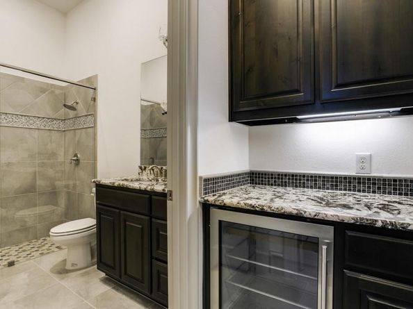 2008  La Salle  , Flower Mound Texas 75022