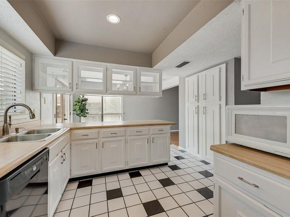 3705  Edgemont  , Garland Texas 75042