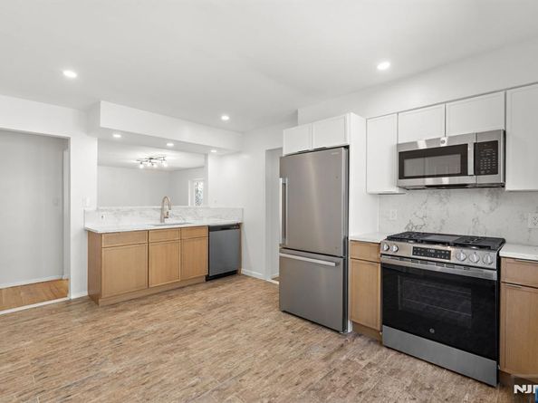 54 W Columbia Avenue, Palisades Park NJ 07650