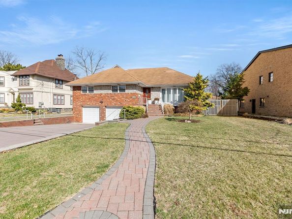 1070 Cumbermeade Road, Fort Lee NJ 07024
