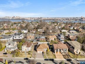 1070 Cumbermeade Road, Fort Lee NJ 07024
