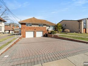 1070 Cumbermeade Road, Fort Lee NJ 07024