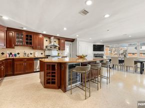 1070 Cumbermeade Road, Fort Lee NJ 07024