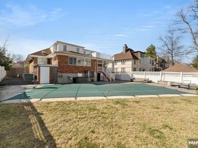 1070 Cumbermeade Road, Fort Lee NJ 07024