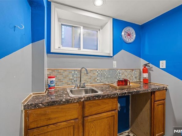 4700 Meadowview Avenue, North Bergen NJ 07047