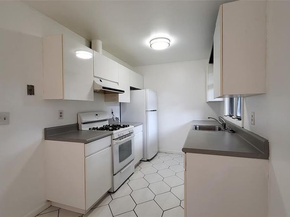 33 W Harwood Terrace, Palisades Park NJ 07650