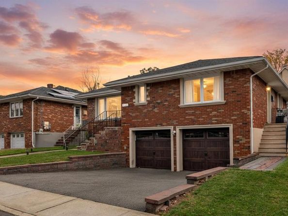 1068 Fairview Lane, Fort Lee NJ 07024