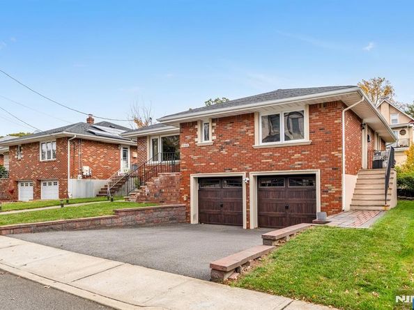 1068 Fairview Lane, Fort Lee NJ 07024