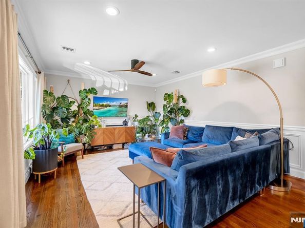 1068 Fairview Lane, Fort Lee NJ 07024