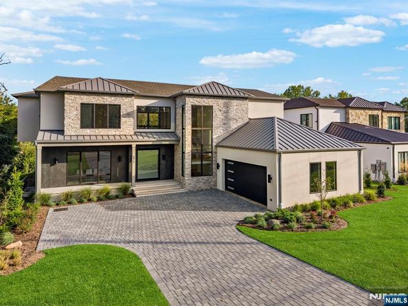 577 Floyd Street, Englewood Cliffs NJ 07632