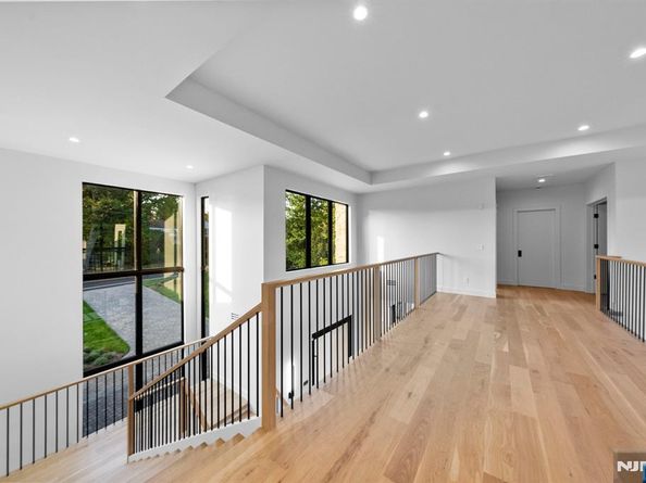 577 Floyd Street, Englewood Cliffs NJ 07632
