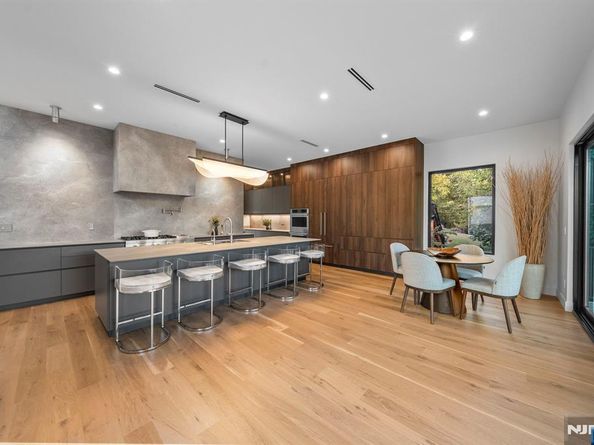 577 Floyd Street, Englewood Cliffs NJ 07632