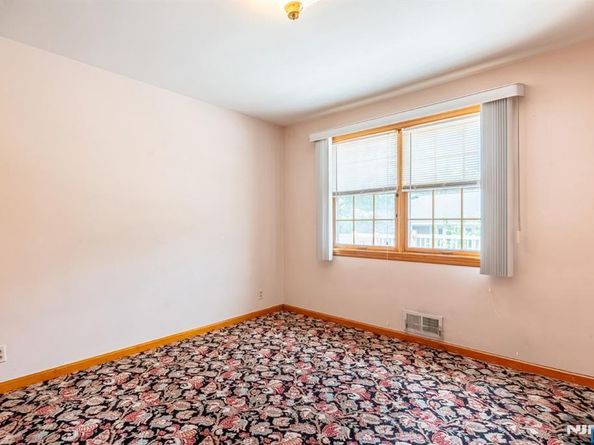 14 Arn Terrace, Secaucus NJ 07094