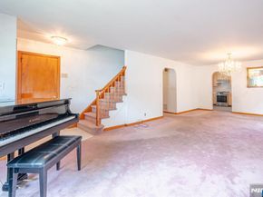 14 Arn Terrace, Secaucus NJ 07094