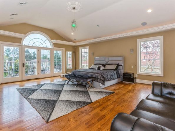 Undisclosed Address #L3543542, North Woodmere NY 11581