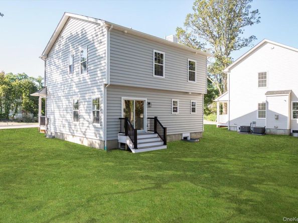2 Gail-Grace Court, Copiague NY 11726