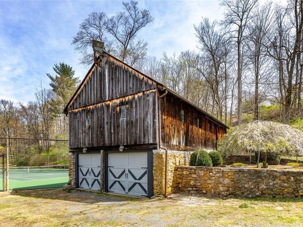 62 Kitchawan Road, Pound Ridge NY 10576