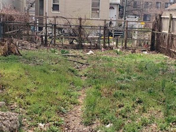 748 E 223rd Street, Bronx NY 10466