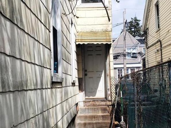 748 E 223rd Street, Bronx NY 10466