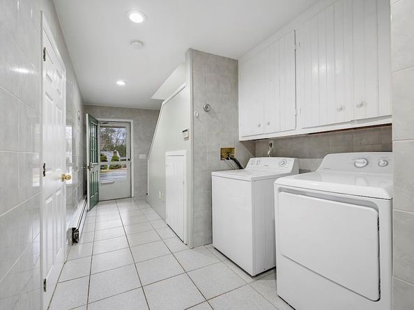 16 SQUIRES Avenue, East Quogue NY 11942
