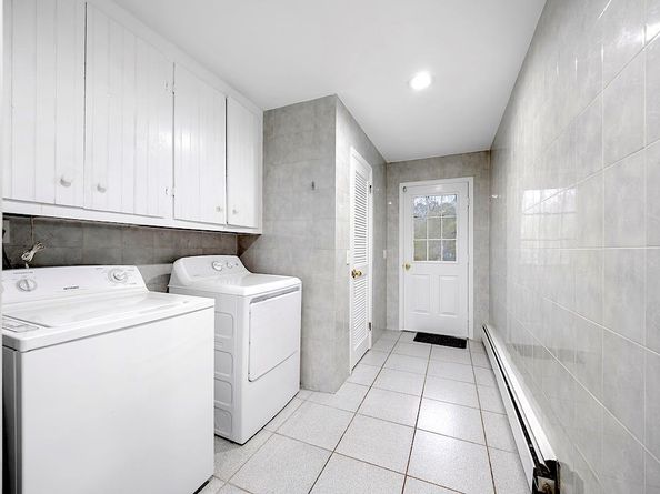 16 SQUIRES Avenue, East Quogue NY 11942