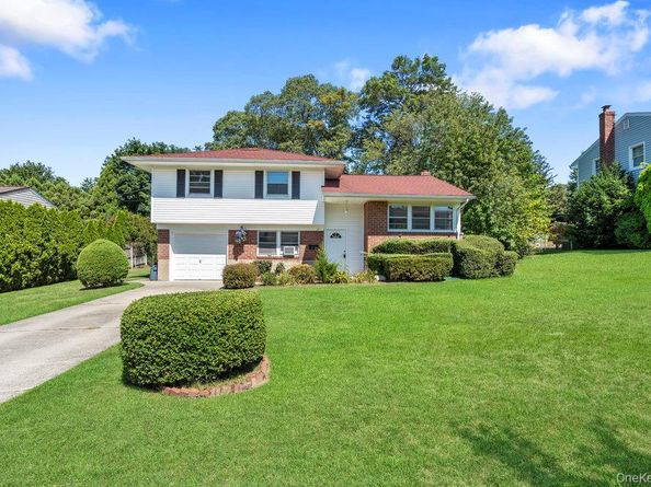 17 Wyoming Street, Commack NY 11725