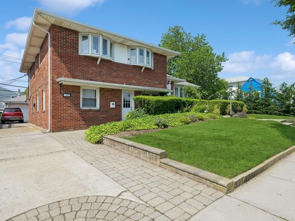 345 E Park Avenue, Long Beach NY 11561