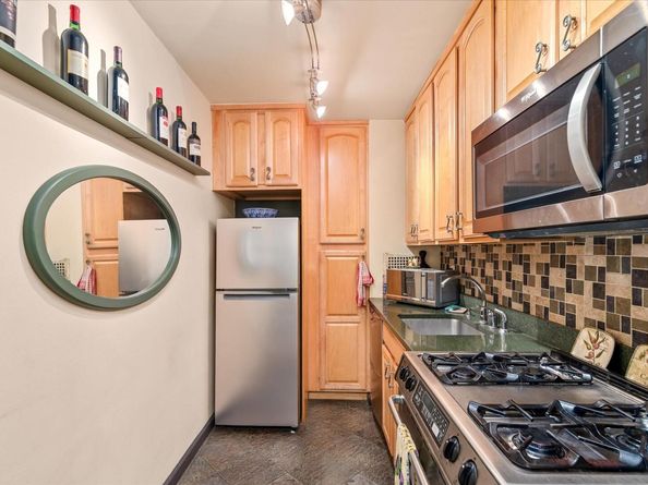 52-30 39 Drive 9B, Woodside NY 11377