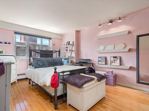 52-30 39 Drive 9B, Woodside NY 11377