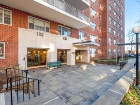 52-30 39 Drive 9B, Woodside NY 11377