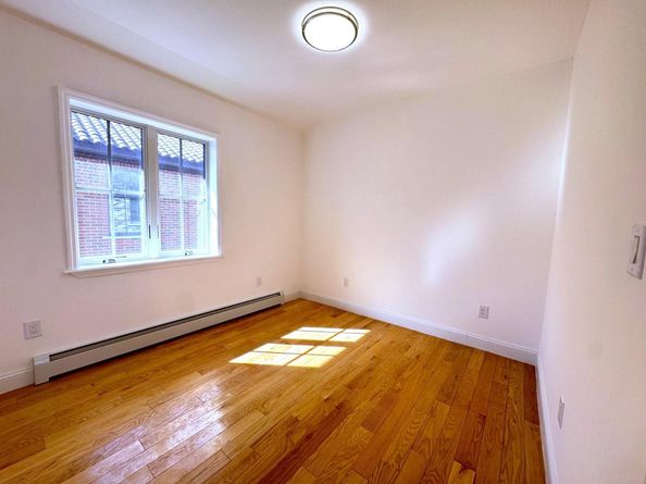 36-46 205th ST, Bayside NY 11361