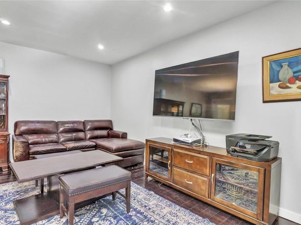 16 Stoner Avenue 1F, Great Neck NY 11021