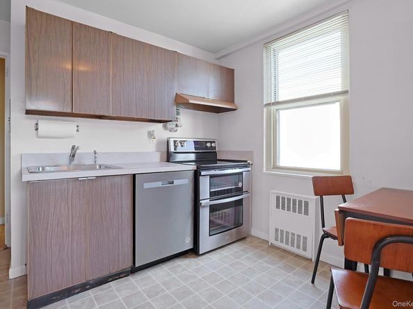 12 Old Mamaroneck Road 7k, White Plains NY 10605