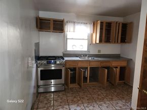 32 Yonkers Ave, Yonkers NY 10701