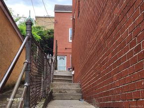 32 Yonkers Ave, Yonkers NY 10701