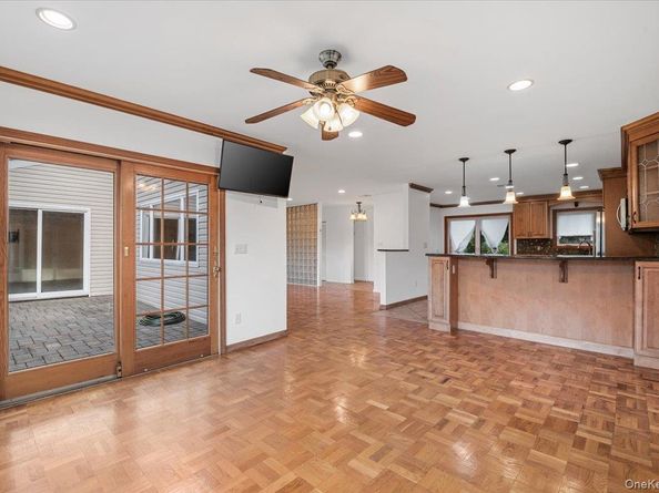 4 Marshmallow Drive, Commack NY 11725
