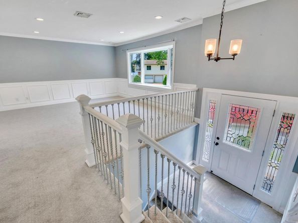 10 Evelyn Drive, Bethpage NY 11714