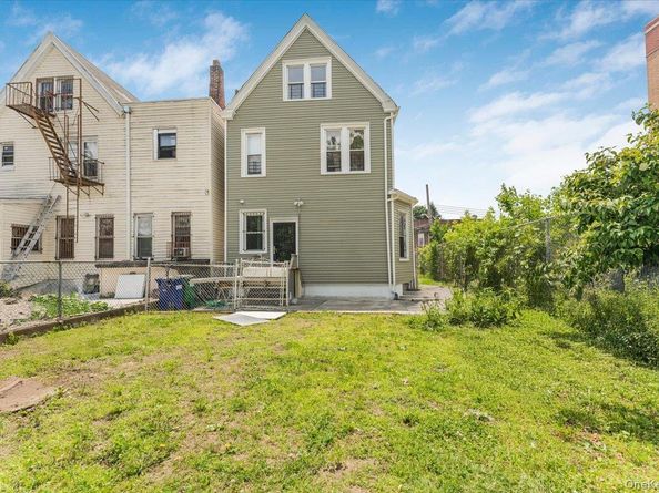 661 E 225th Street, Bronx NY 10466