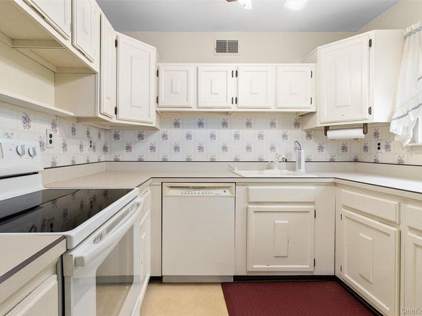 84 Molly Pitcher Lane H, Yorktown Heights NY 10598