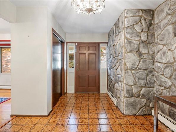 175 Laurel Lane, Laurel Hollow NY 11791