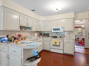 175 Laurel Lane, Laurel Hollow NY 11791