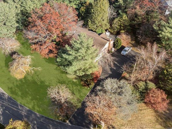 175 Laurel Lane, Laurel Hollow NY 11791